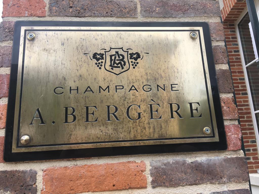 Champagne Andre Bergere & Suites Épernay Exterior foto
